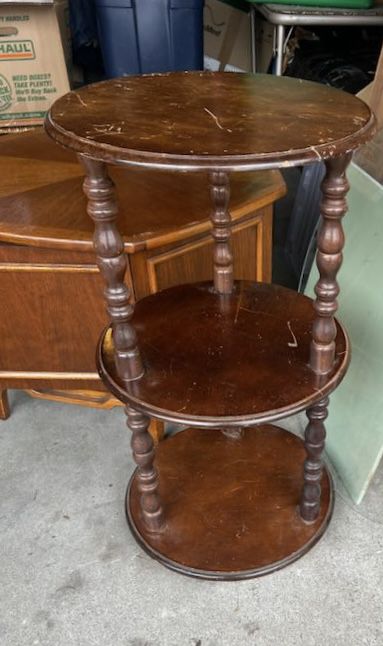 Ethan Allen 3 Tier Old Tavern Vintage Accent Table