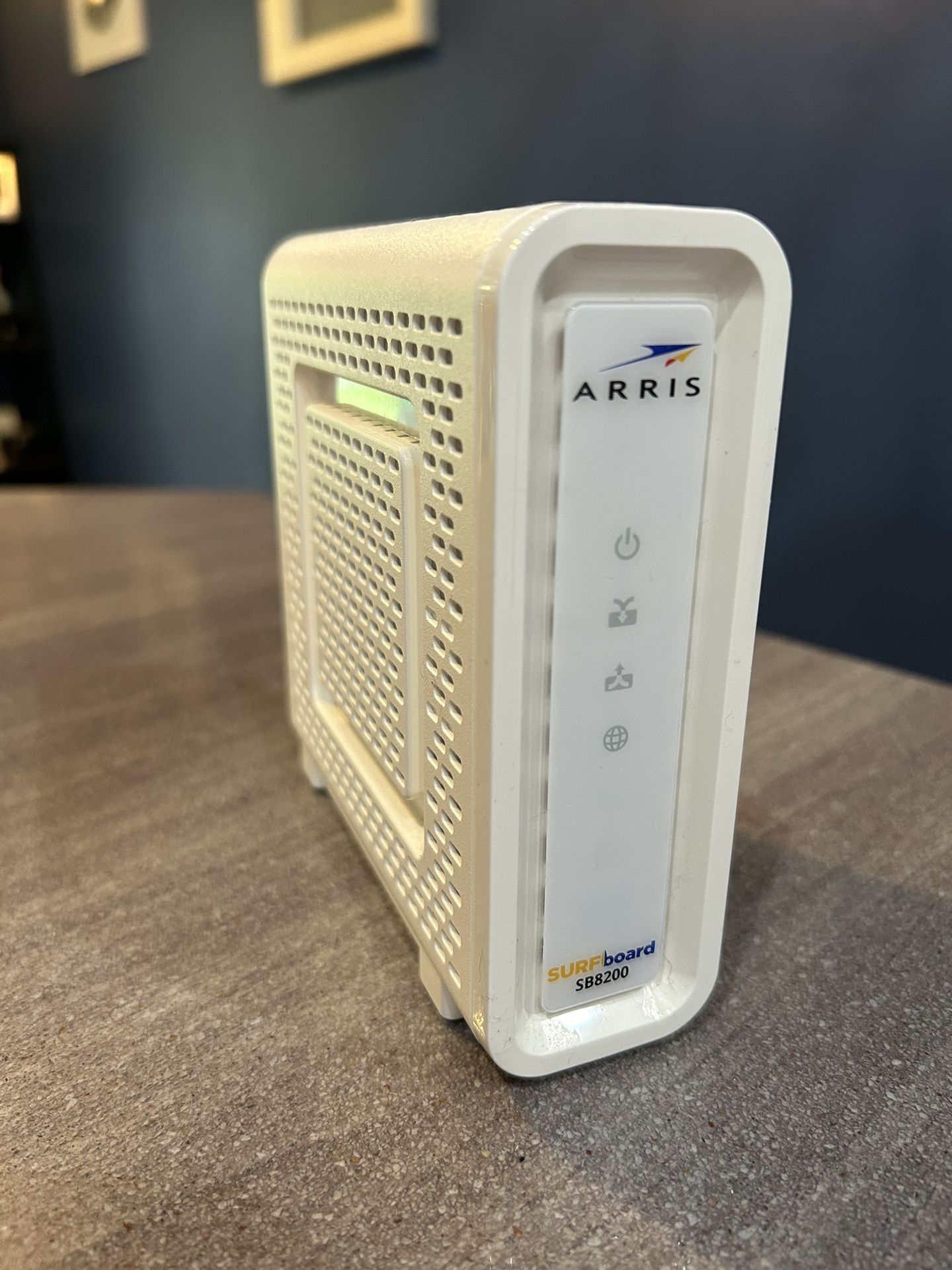 Arris Surfboard SB8200 Modem 