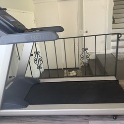 Precor TRM 425 Precision Series Treadmill