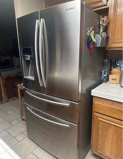 Samsung French door fridge- ice maker