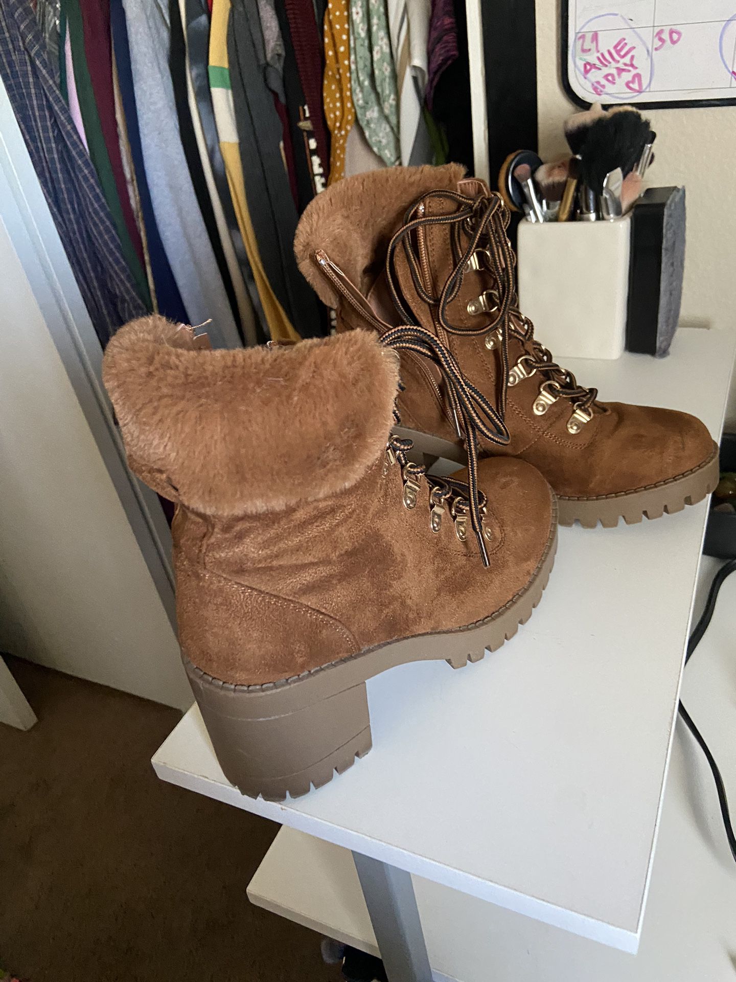 Lv Boots Women Size 8 for Sale in Fontana, CA - OfferUp