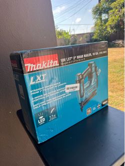Makita 18V LXT 18 Gauge 2" Brad Nailer (XNB01Z) - NEW