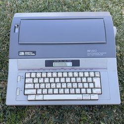 Smith Corona Typewriter SD680 Word Processing Typewriter (Used)