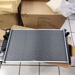 NEW 2518 Aluminum Radiator Replacement fit 2002-2005 Chevy Cavalier/Pontiac Sunfire