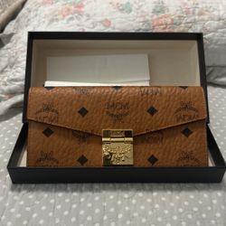 Wallet/crossbody
