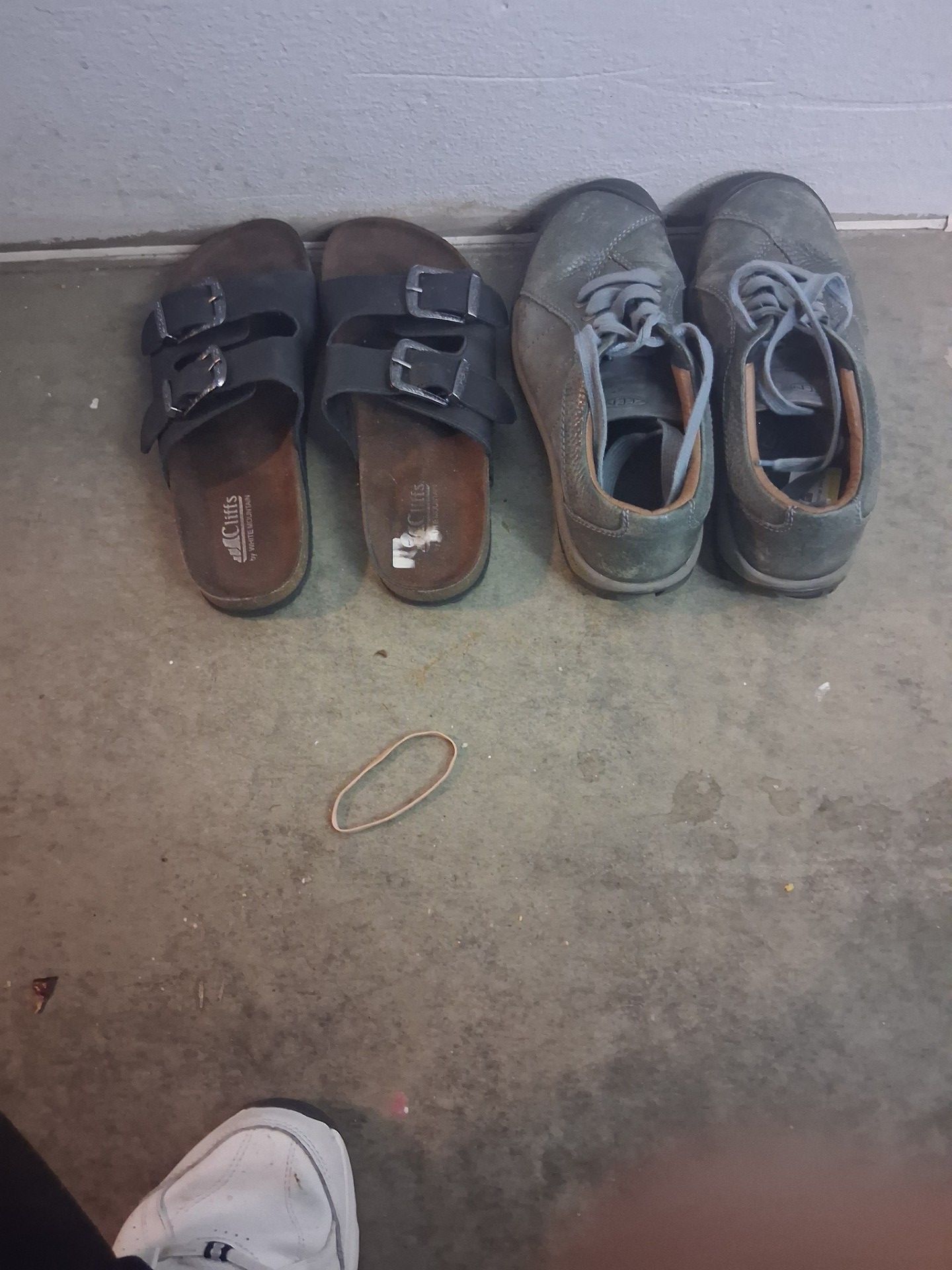 Shoes lots of shoes cheap