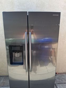 SAMSUNG REFRIGERATOR