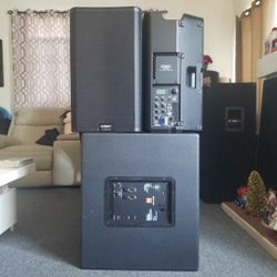 Dj. QSC SPEAKERS & JBL EON BASS 