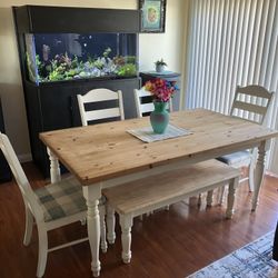 Dining Room Table 