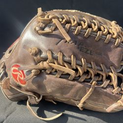 Rawlings Baseball Glove
