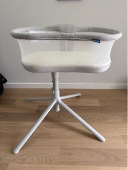 Halo Swivel Bassinet