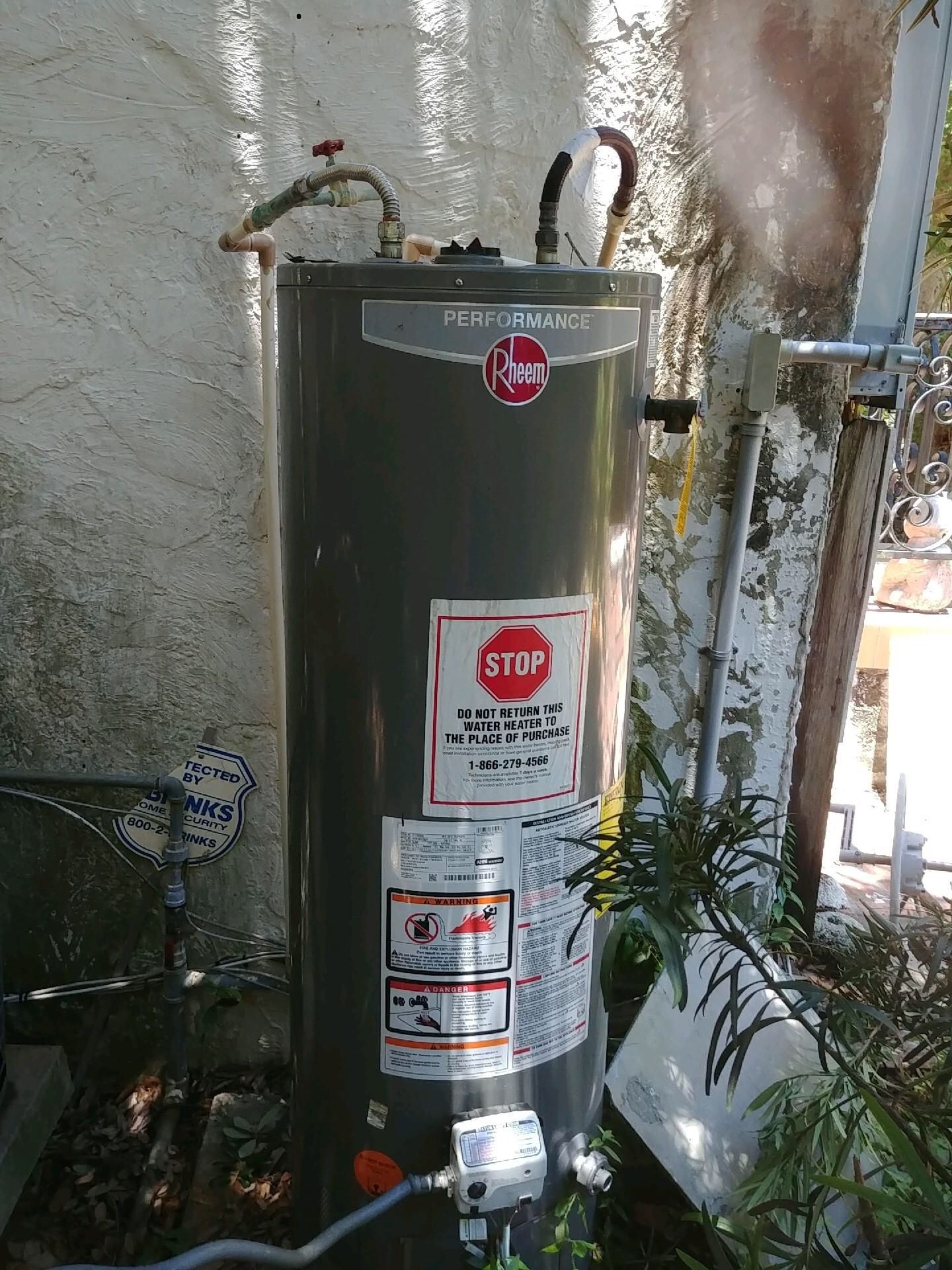 Rheem Hot Water Heater (40 Gallon)