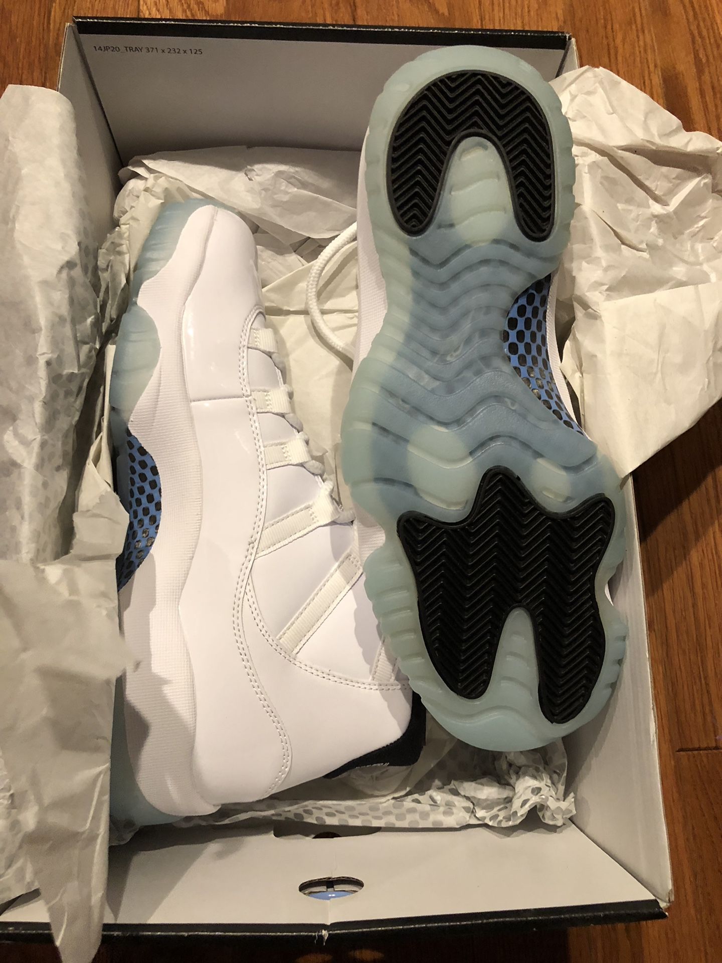 Jordan 11 legend blue NEW never worn size 8.5