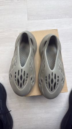Yzy foam rnr