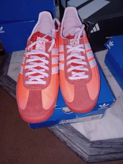 Adidas Woman's SL  72  OG Originals In Solar Red/Ice Lavender/ And Scarlet Red