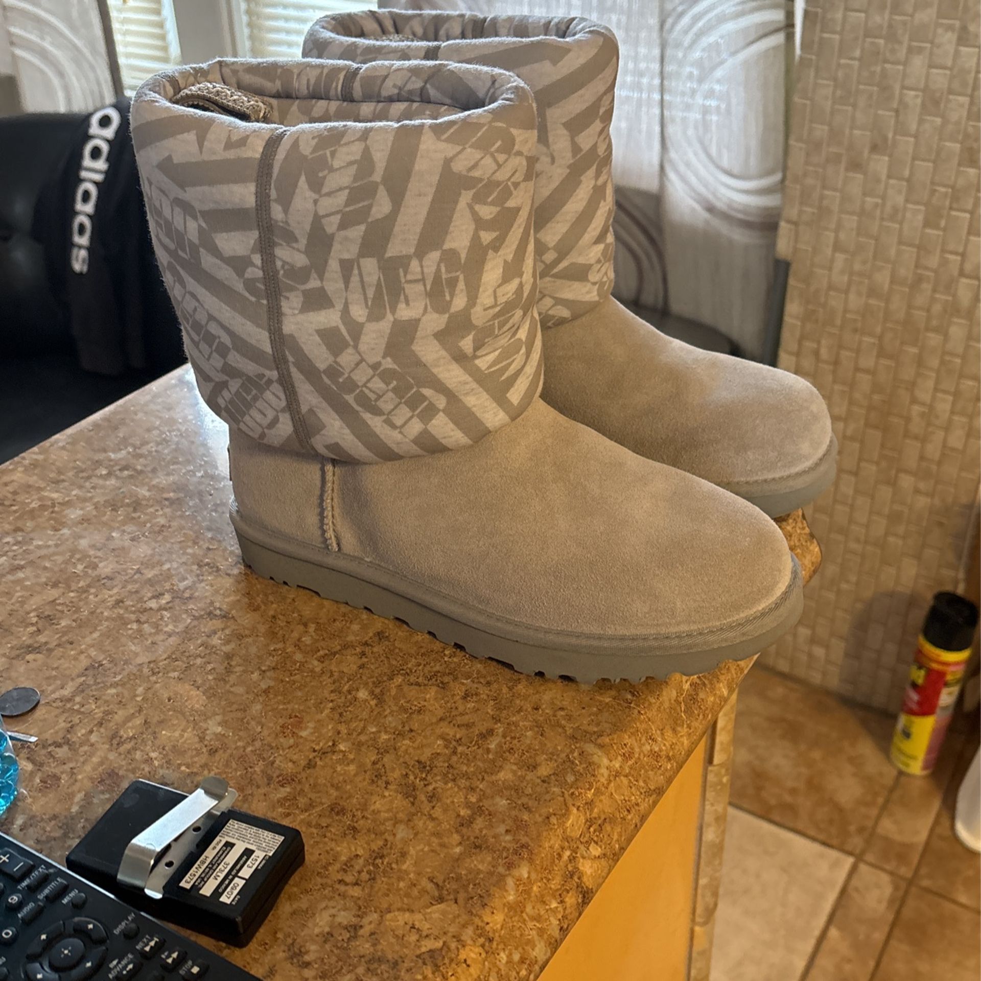 UGG for sale. Size 9.