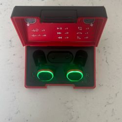 Milwaukee Headphones 