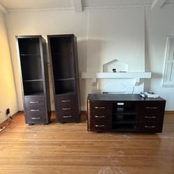 Tv/entertainment Stand Set Up