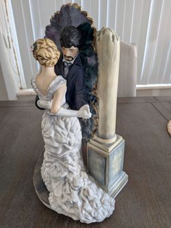 Goebel Artist Orbis Auguste Renoir Dance en Ville Porcelain Figure