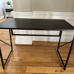 Black Desk