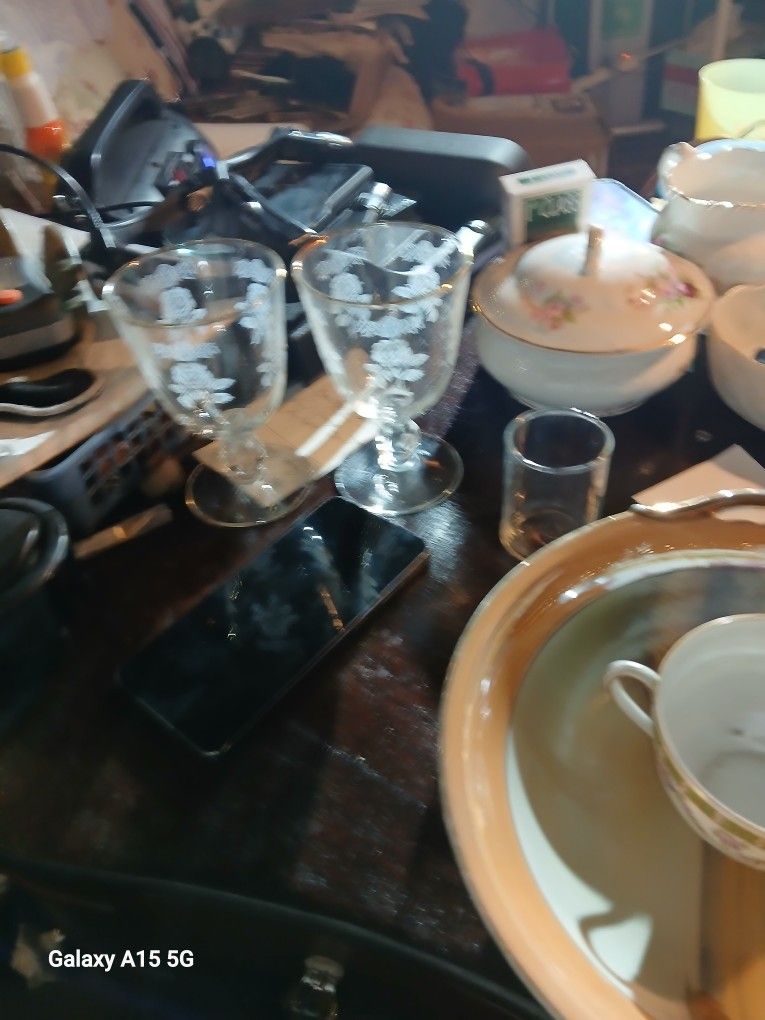 Rose Eched drinking glasses 2-Piece set$15