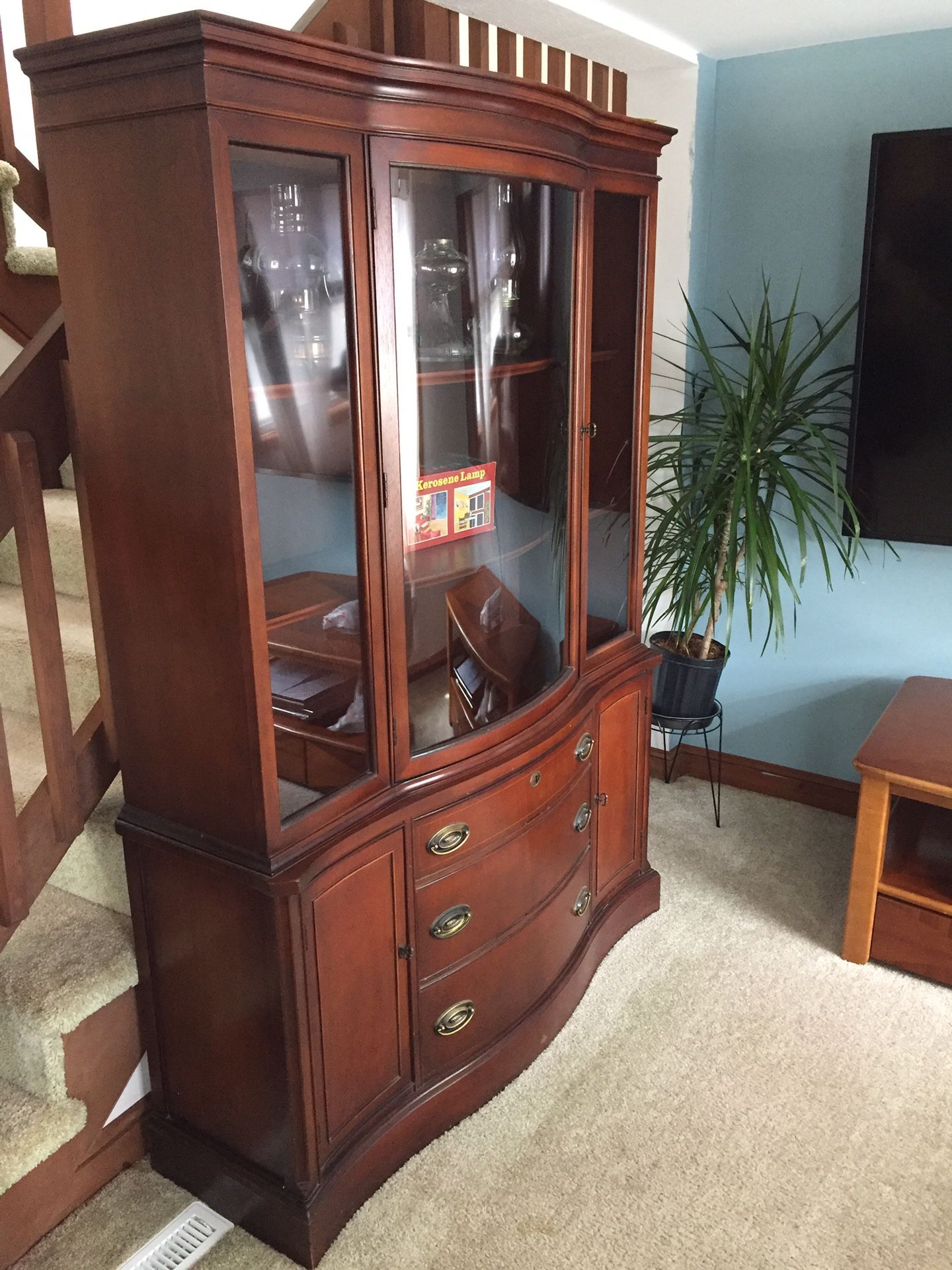 Mahogany carrio/china cabinet