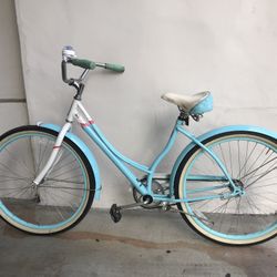 Schwinn Legacy Cruiser bike 