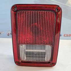 2007-2018 JEEP WRANGLER RIGHT TAIL LIGHT 