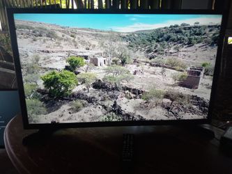 Samsung TV + remote no smart 32"