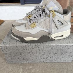Jordan 4 Retro Photon Dust Size 8.5