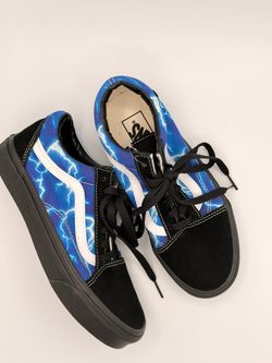 NWOT Vans women’s 6.5 shoes