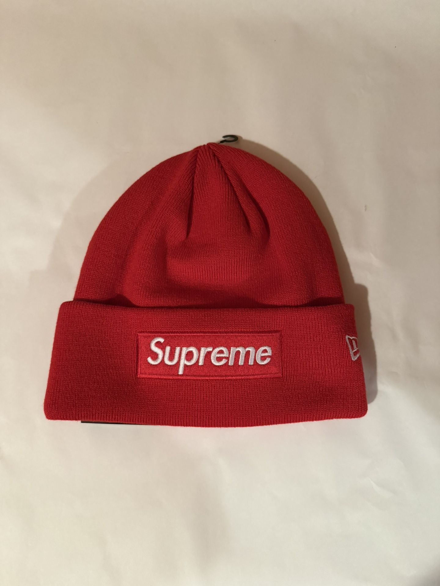 RED SUPREME BEANIE