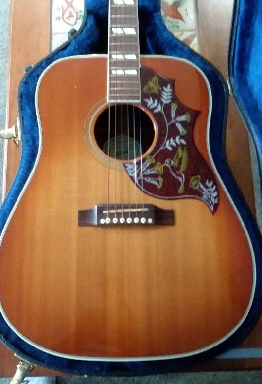 Gibson Hummingbird