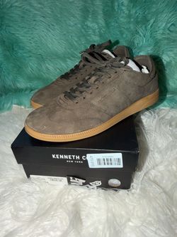 NIB Kenneth Cole Mercer Suede Low Top Sneakers With Gum Sole - Dark Green M 10.
