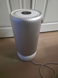 Molekule Air Pro Air Purifier for 1000 saft Silver: HEPA Filter, Captures Odors & Viruses, UL Listed, Aluminum, 2-Year Warranty