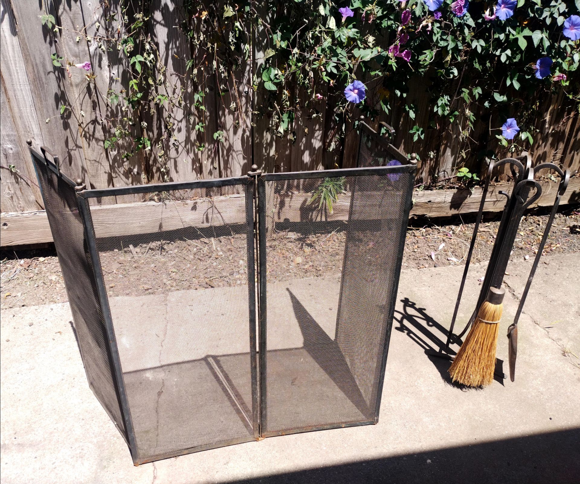 Chimney heavy duty iron tools plus screen. (6 pieces set)