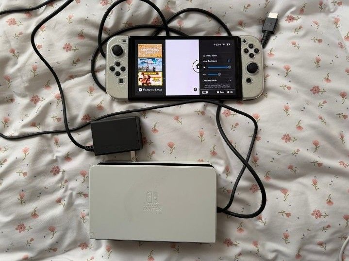 OLED white Nintendo Switch 2O95