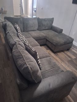Gray Fabric Sectional Sofa with Chaise