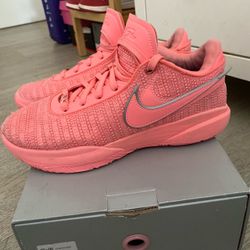 LeBron 20 pink Diamond EP