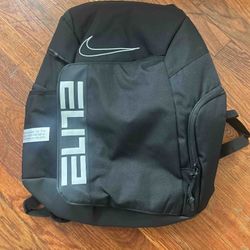 Nike Varsity Elite Backpack 32L – Durable. Spacious. Ready for Anything.