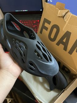 Mineral Blue Yeezy Foam Rnners