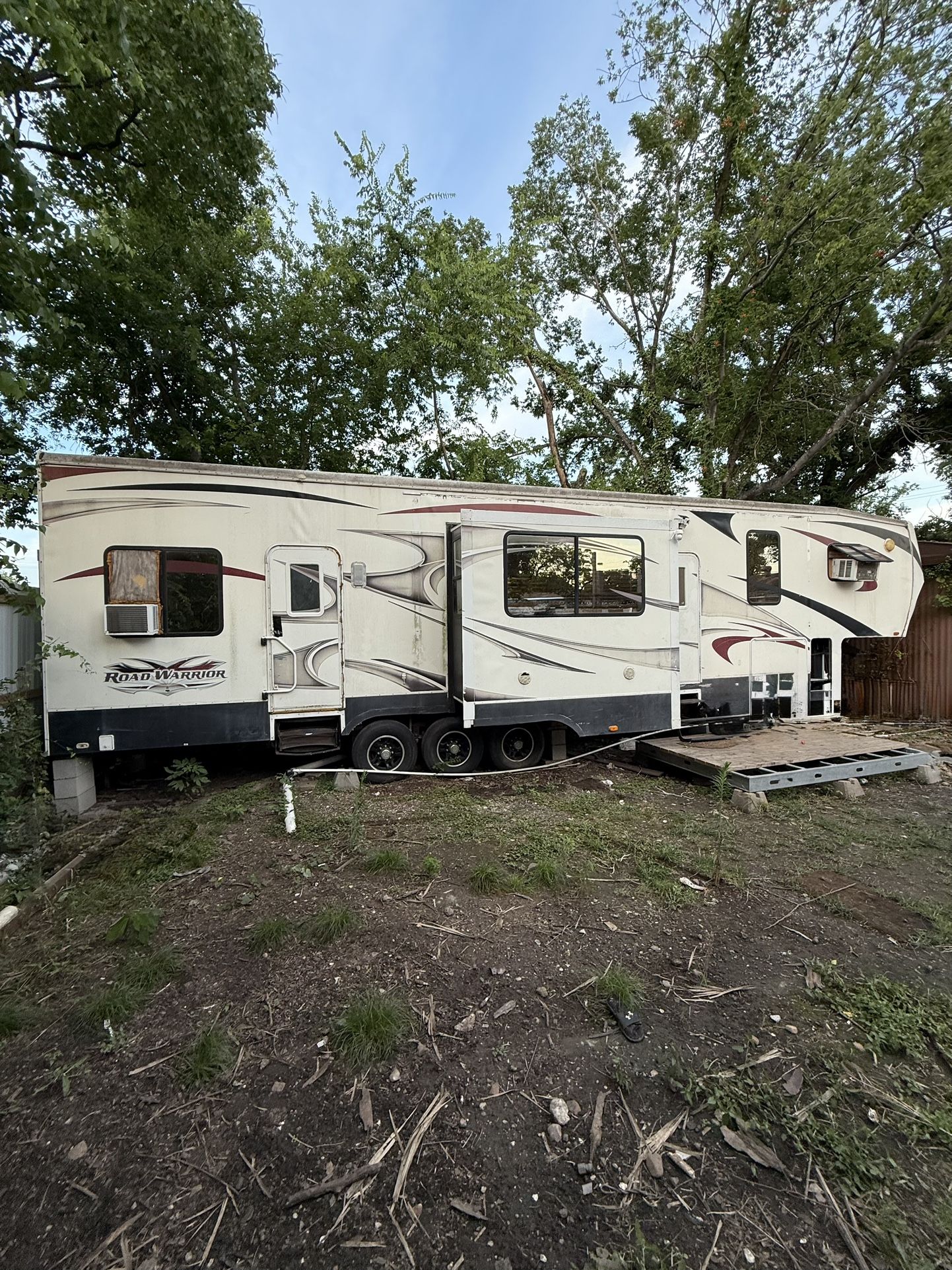 2011 Road Warrior Fifth Wheel Rv Toy Hauler