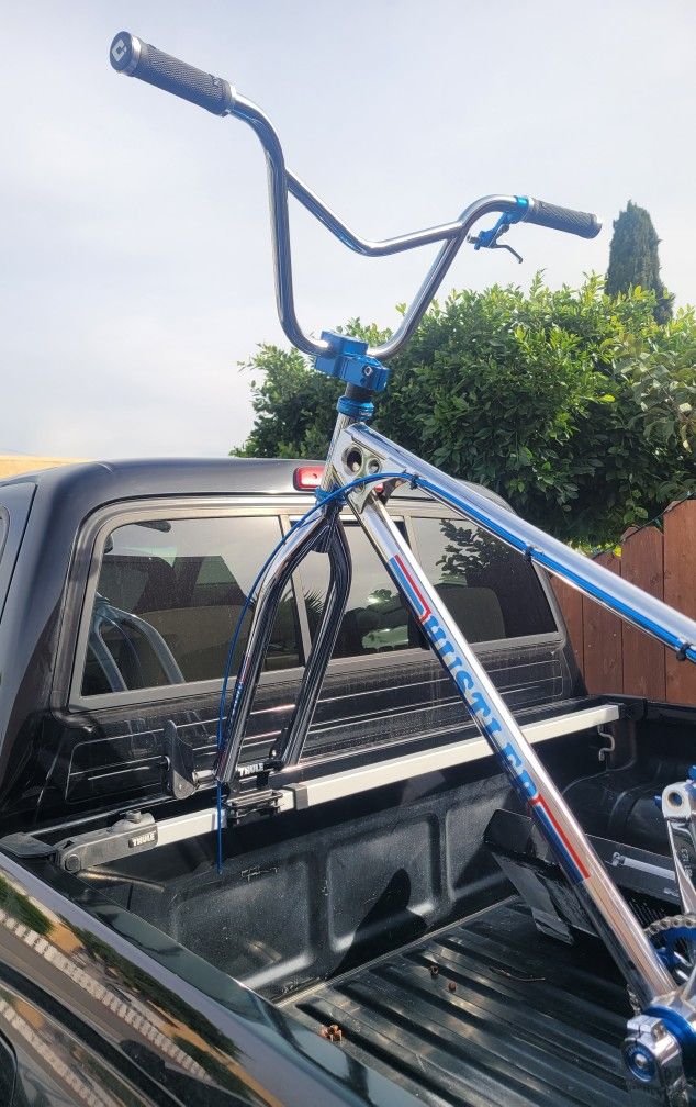 Thule Bed-Rider 822XTR Truck Bike Rack