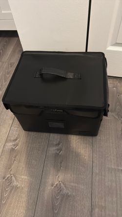 Portable documents box