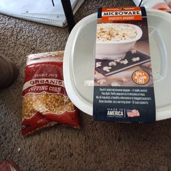 Trader Joe's Organic Popping Corn Nordic Microwave Popcorn Popper 