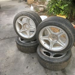 Ford Mustang 215/50 r17