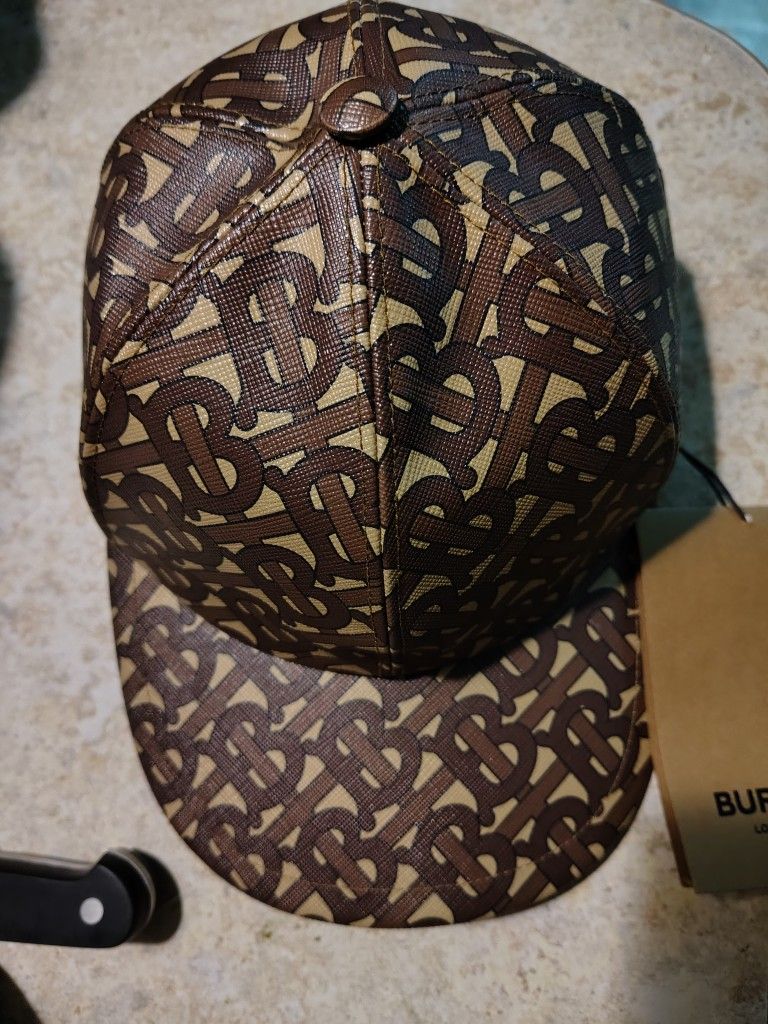 Burberry Hat Unisex .... Brand New 