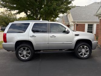 CLEAN 2010 Cadillac Escalade SUV - CLEAN TITLE - Tow Kit, Lifted + Wheels, DVD, Navigation, Backup Cam, FULLY LOADED