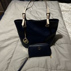 Michael Kors Navy Jet Set Tote, new still has tags