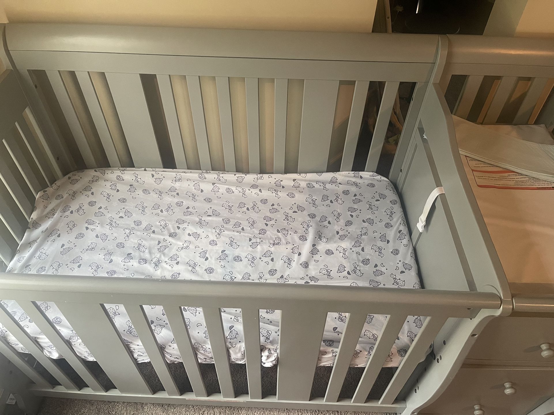 Storkcraft Portofino All-in-One Convertible Crib & Changer (Pebble Gray)